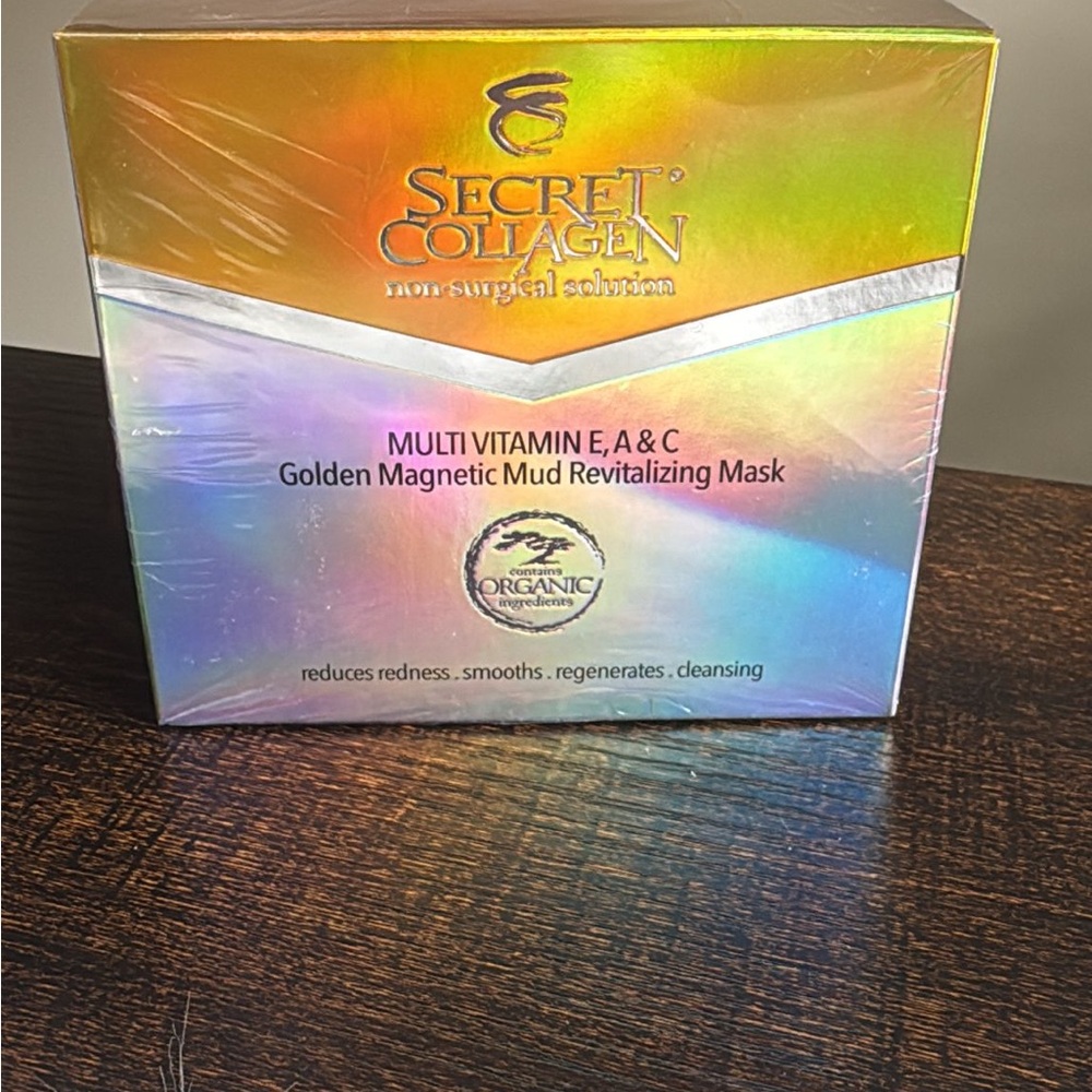 Golden Magnetic Mud Revitalizing Mask